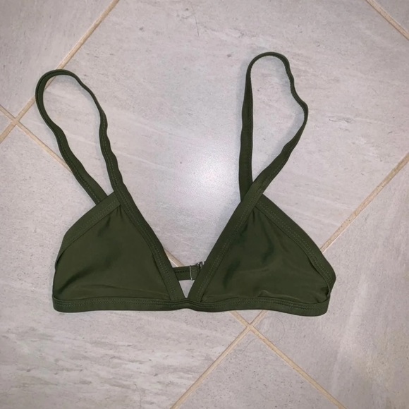 Triangle Bikini’s - Picture 4 of 7